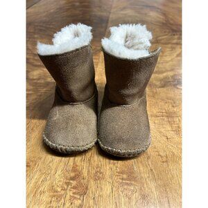 UGG Small 2/3 Baby Bootie Chestnut Easy On  Shearling Suede Boots Cozy Winter
